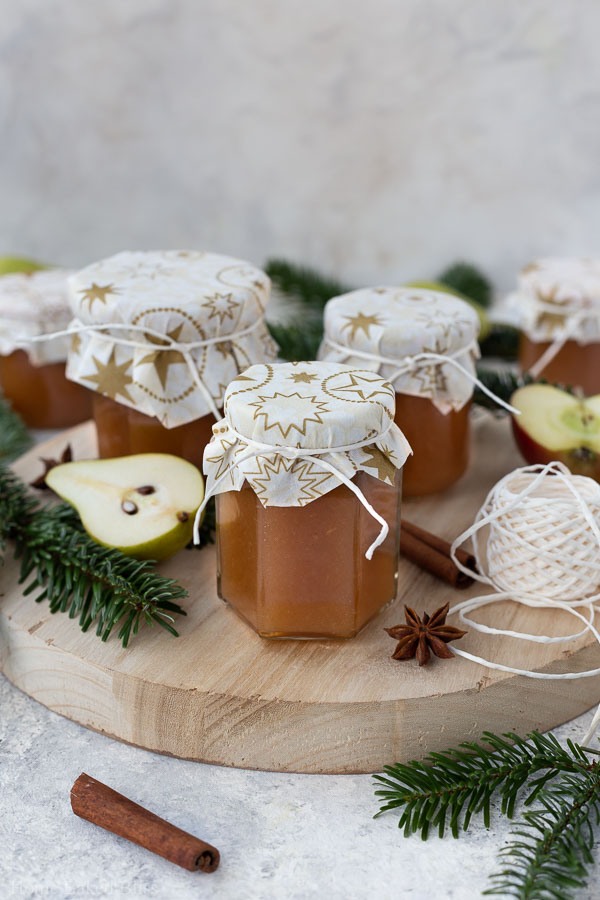 apple pear jam in glas jars