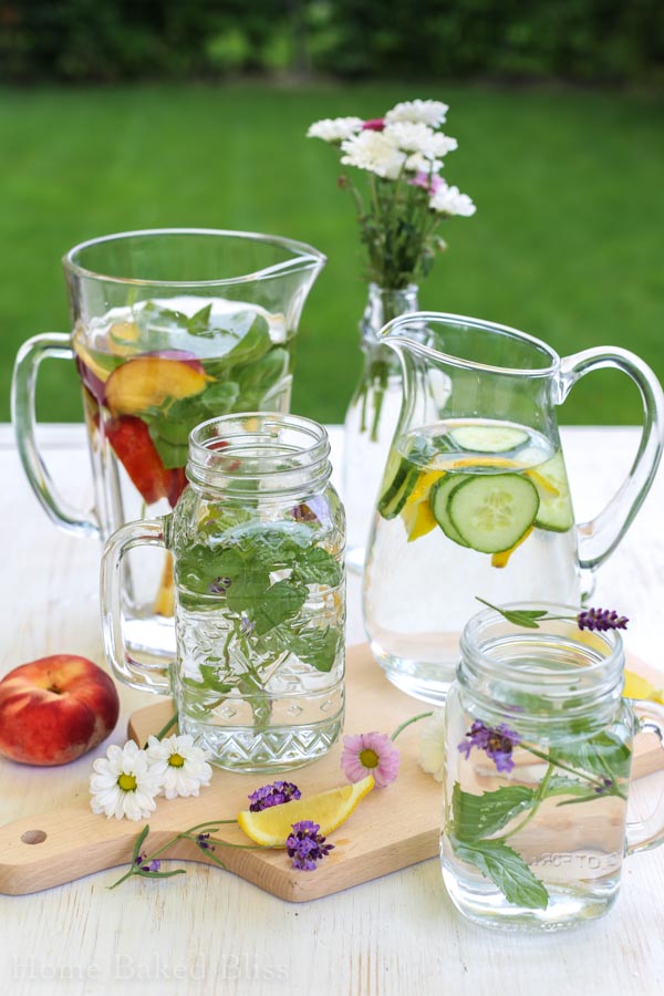 Spa Water, infused water, how to make infused water, how to make spa water, spa water recipe, infused water recipe, lemon cucumber water, mint lavender water, peach basil water