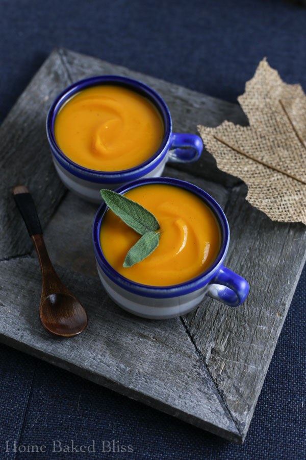 pumpkin soup, pumpkin soup recipe, how to make pumpkin soup, pumpkin recipe, soup recipe, fall soup recipe, autumn soup recipe, creamy pumpkin soup, creamy pumpkin soup recipe, healthy pumpkin soup, vegan pumpkin soup, vegan pumpkin recipe, easy pumpkin soup, easy pumpkin soup recipe