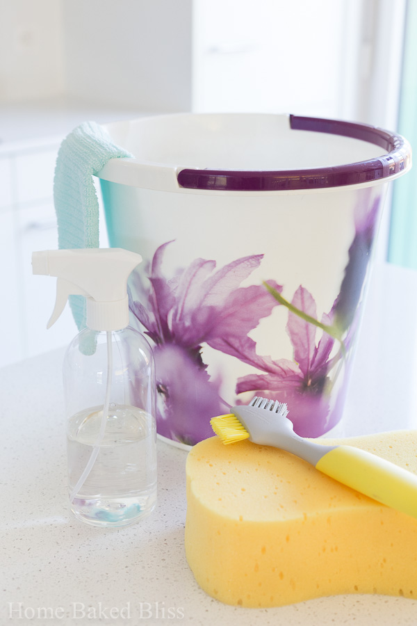 cleaning with vinegar, cleaning, cleaning tips, spring cleaning, clean home, how to clean with vinegar