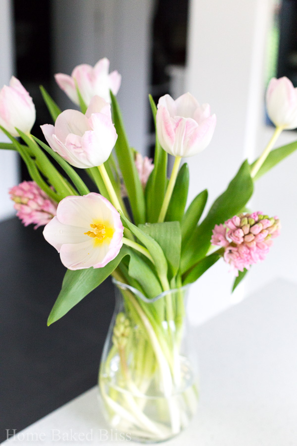 5 ways to embrace spring, embrace spring, how to embrace spring, how to enjoy spring, lifestyle tips in spring, flowers, fresh cut flowers, tulips, pink tulips