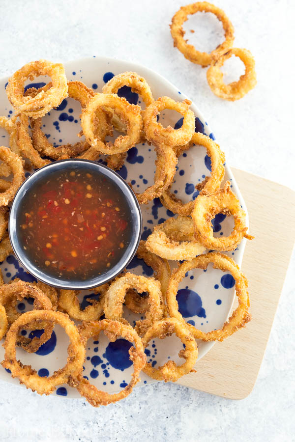 Incredibly crispy onion rings, coated in panko crumbs and deep fried. Perfect as a party snack or alongside a burger.