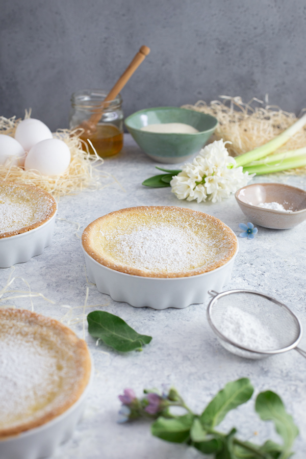 Swiss Easter cakes (Osterrchüechli) dusted with powdered sugar