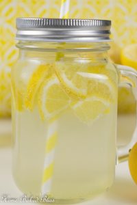 Refreshing, sweet and sour lemonade
